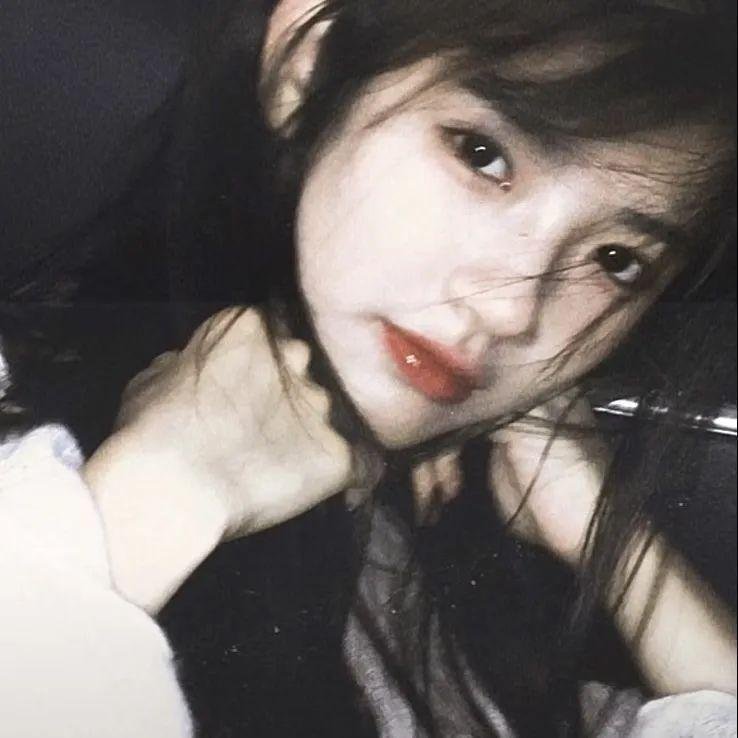 玛丽莲有深黑之眸